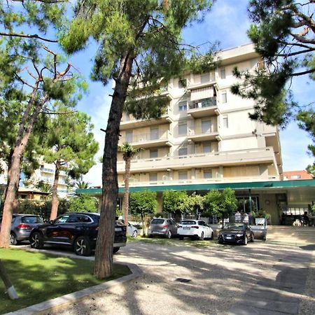 Hotel Pineta Сан-Бенедетто-дель-Тронто Екстер'єр фото