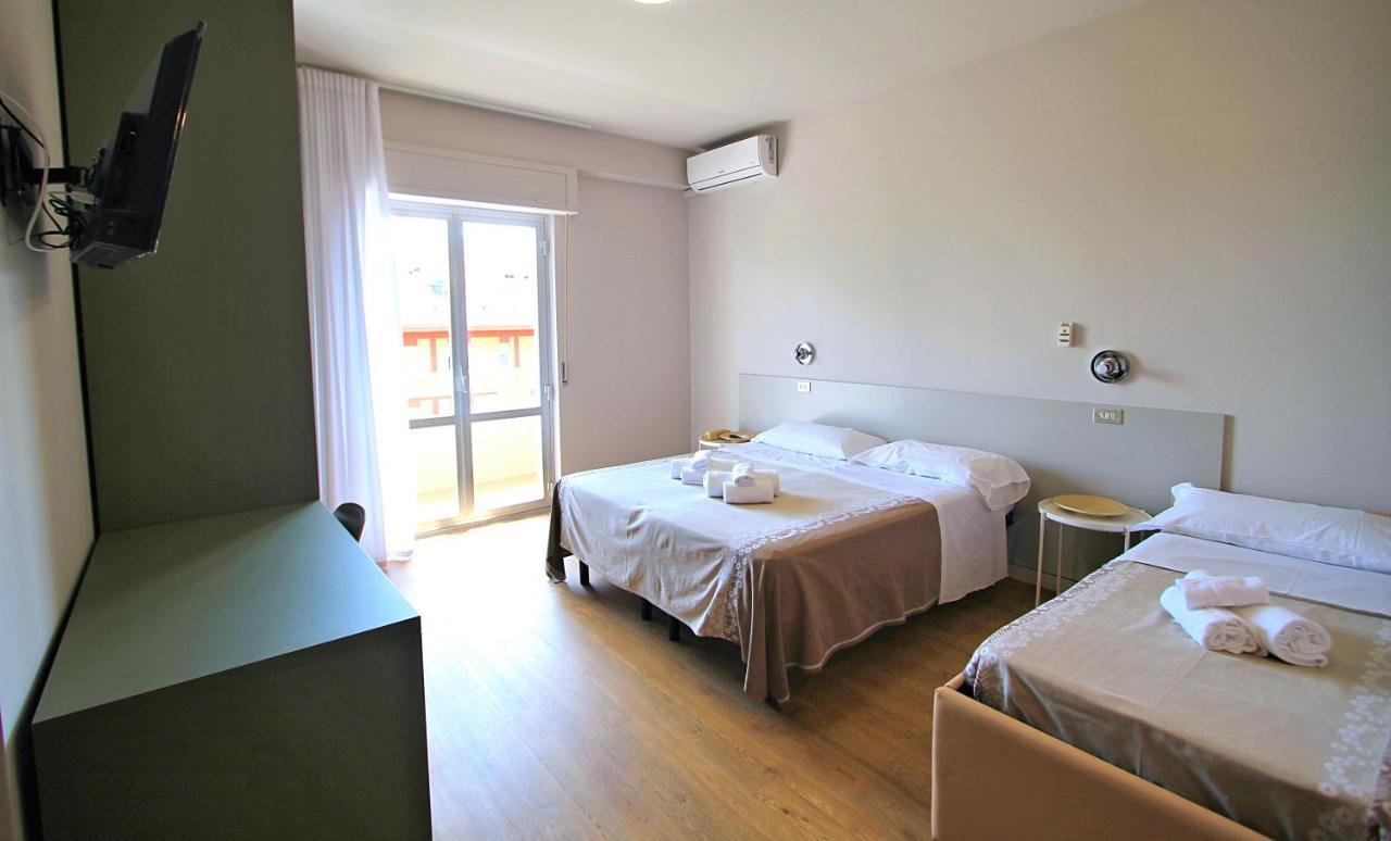 Hotel Pineta Сан-Бенедетто-дель-Тронто Екстер'єр фото