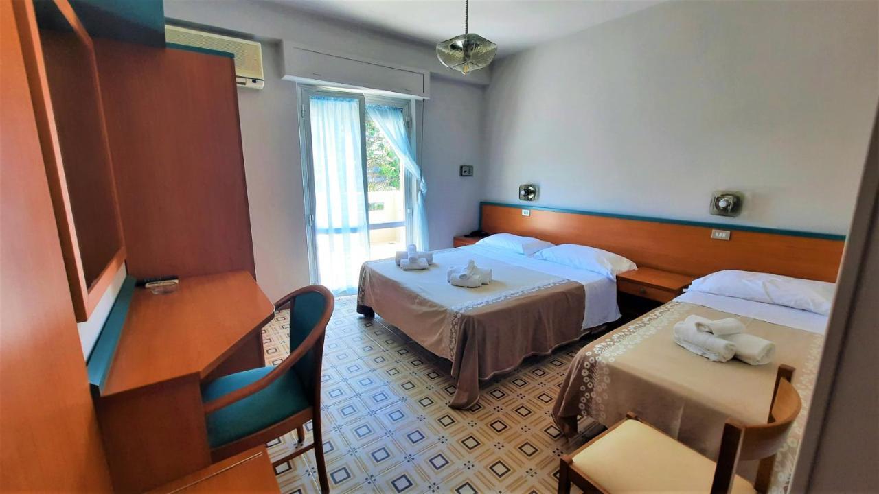 Hotel Pineta Сан-Бенедетто-дель-Тронто Екстер'єр фото