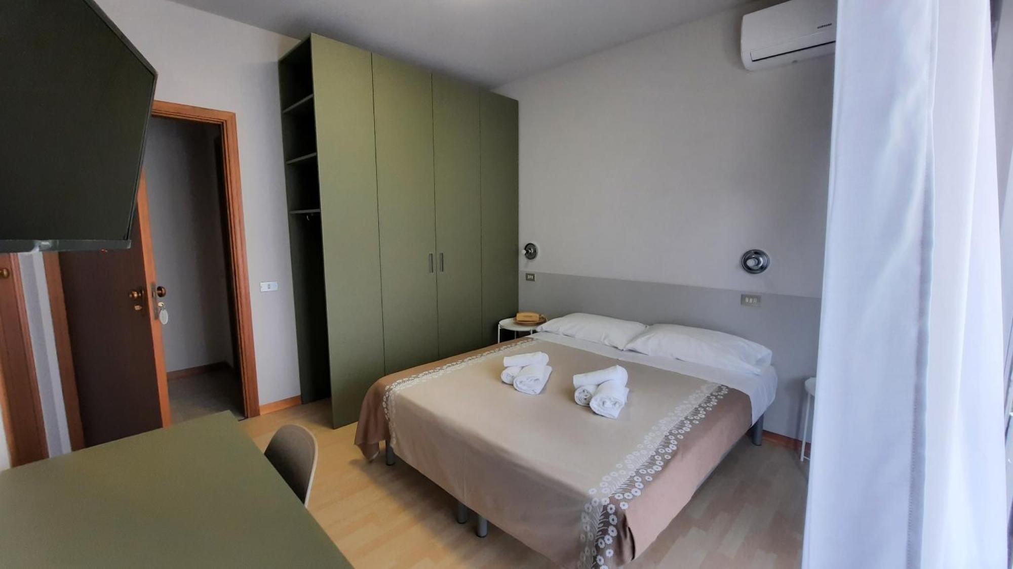 Hotel Pineta Сан-Бенедетто-дель-Тронто Екстер'єр фото