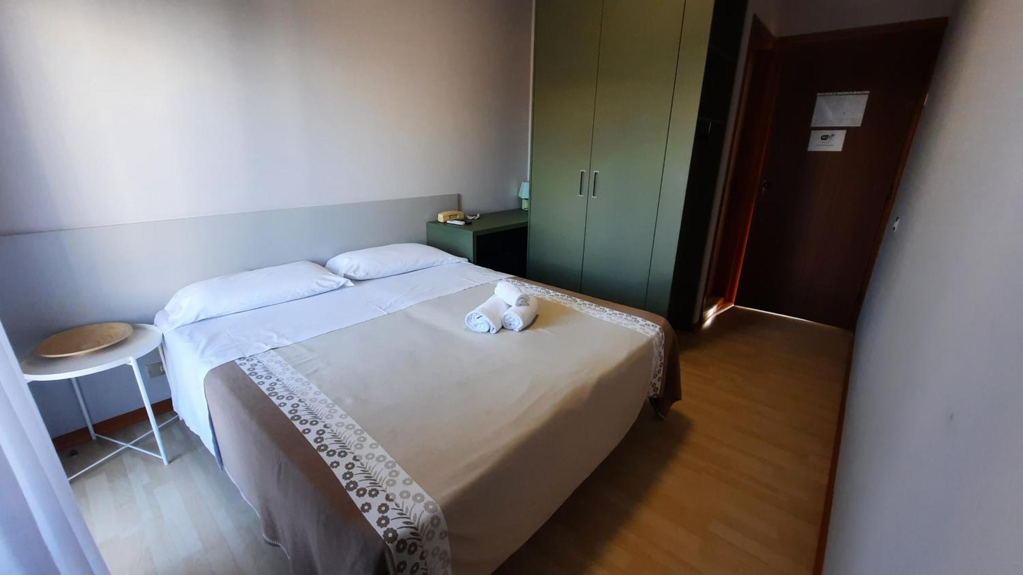 Hotel Pineta Сан-Бенедетто-дель-Тронто Екстер'єр фото