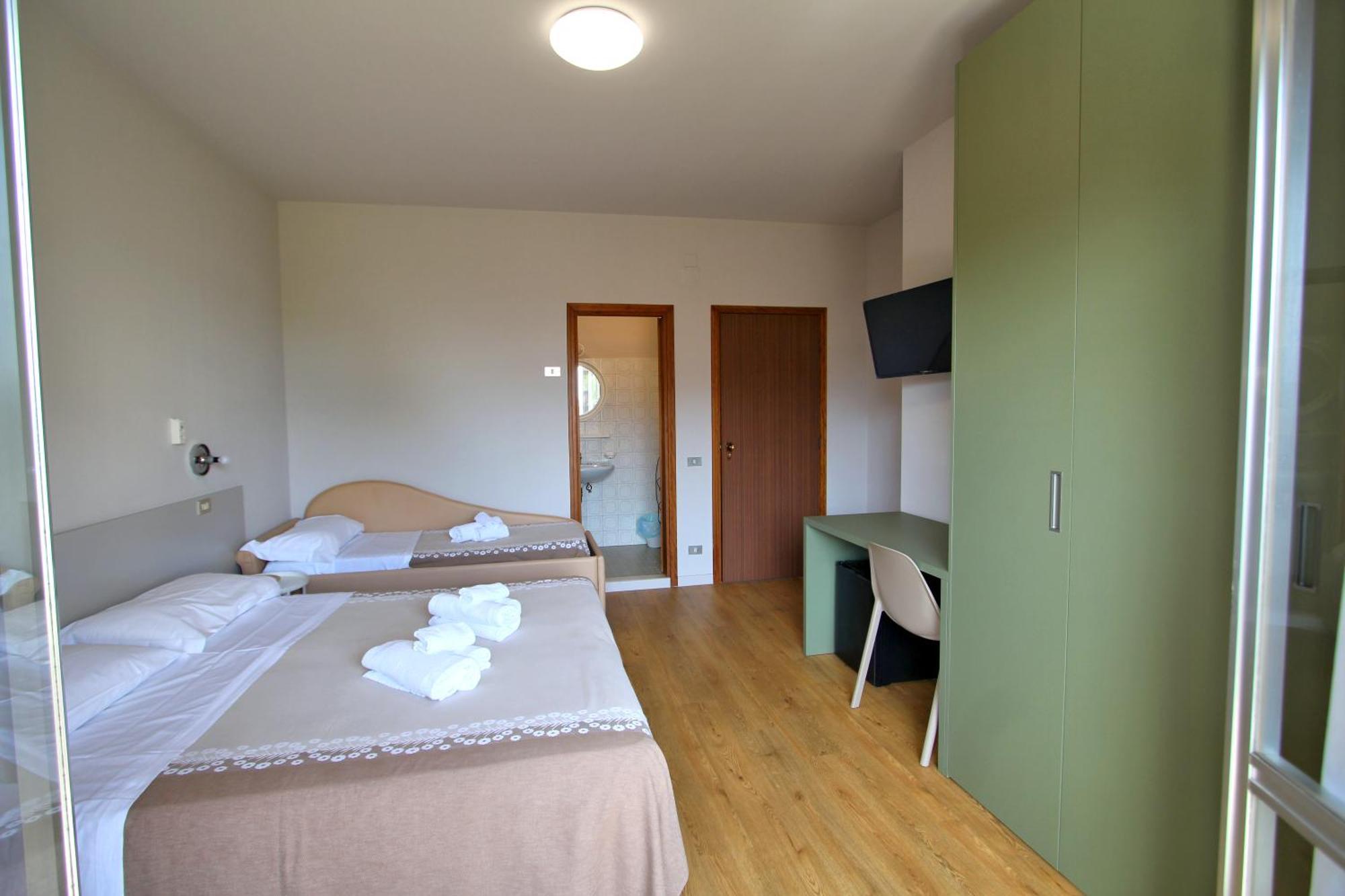 Hotel Pineta Сан-Бенедетто-дель-Тронто Екстер'єр фото